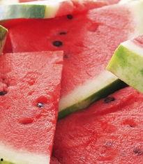 吃瓜影响奶水吗,吃瓜对哺乳期妈妈奶水影响的探讨