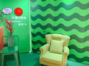 划船不用桨吃瓜,吃瓜亦悠然——揭秘现代生活的轻松之道